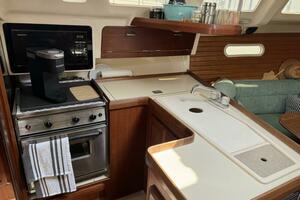 Gingerly 33ft Hunter Yacht For Sale