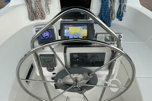 Gingerly 33ft Hunter Yacht For Sale