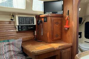 Gingerly 33ft Hunter Yacht For Sale
