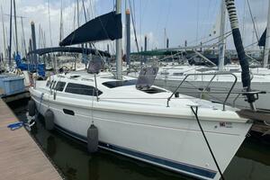Gingerly 33ft Hunter Yacht For Sale
