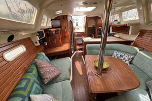 Gingerly 33ft Hunter Yacht For Sale