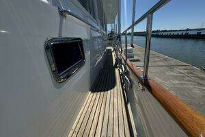 1997 Grand Banks 46 Europa thumbnail 33