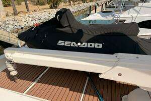 2000 Ferretti Yachts 72 Motoryacht thumbnail 12