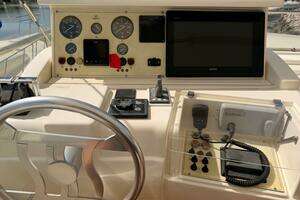 2000 Ferretti Yachts 72 Motoryacht thumbnail 2