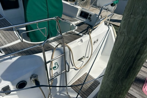LIL NONIE III 33ft Beneteau Yacht For Sale