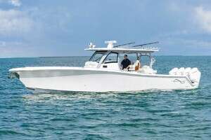 2024 BlackWater 43 Sportfish thumbnail 1