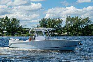  2022 Jupiter 32 Yacht For Sale in Palm Beach Gardens FL