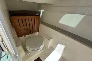 32ft Boston Whaler Yacht For Sale