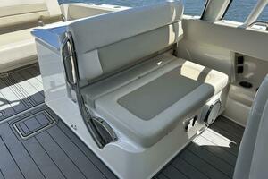 32ft Boston Whaler Yacht For Sale