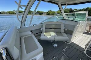32ft Boston Whaler Yacht For Sale