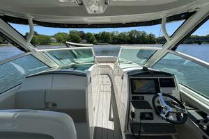 32ft Boston Whaler Yacht For Sale