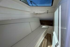 32ft Boston Whaler Yacht For Sale