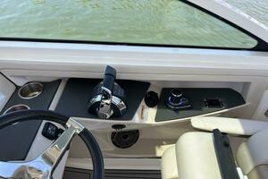32ft Boston Whaler Yacht For Sale