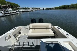 32ft Boston Whaler Yacht For Sale