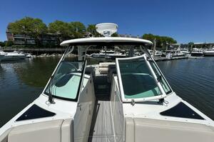 32ft Boston Whaler Yacht For Sale