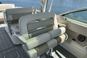 32ft Boston Whaler Yacht For Sale