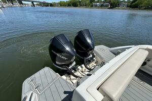 32ft Boston Whaler Yacht For Sale