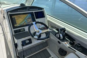 32ft Boston Whaler Yacht For Sale