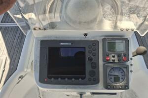 H2O Bungalow 39ft Beneteau Yacht For Sale