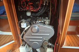 H2O Bungalow 39ft Beneteau Yacht For Sale