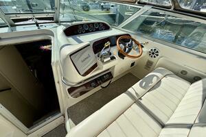 33ft Sea Ray Yacht For Sale