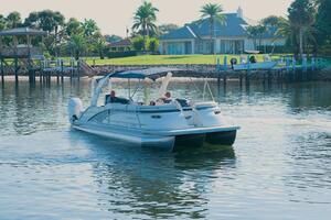 HOLD ON 30ft Bennington Yacht For Sale