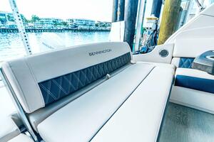 HOLD ON 30ft Bennington Yacht For Sale