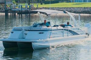 HOLD ON 30ft Bennington Yacht For Sale