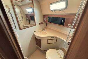 2004 Island Packet 360 Hardtop Express Cruiser thumbnail 19
