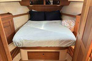 2004 Island Packet 360 Hardtop Express Cruiser thumbnail 18