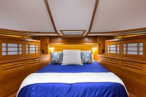 Forward Stateroom Berth