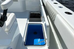 Cockpit Storage & Livewell