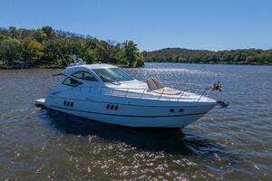 WONDERFUL WORLD 2009 Cruisers Yachts 520 Sports Coupe Yacht For Sale in Mt. Juliet TN
