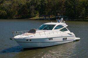 WONDERFUL WORLD 2009 Cruisers Yachts 520 Sports Coupe Yacht For Sale in Mt. Juliet TN