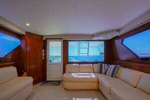 1994 Hatteras 46 Convertible thumbnail 5
