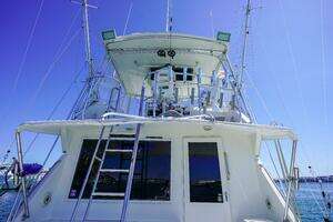 1994 Hatteras 46 Convertible thumbnail 24