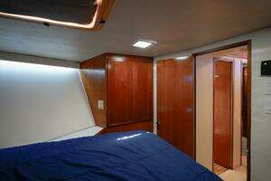 1994 Hatteras 46 Convertible thumbnail 13