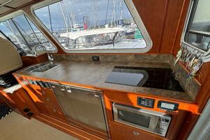36FT (10.97M) EAGLECRAFT Worth Avenue Yachts