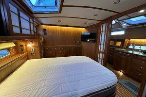 2018 Sabre 48 Flybridge Sedan thumbnail 19