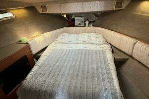 1984 Bayliner 3870 Motoryacht thumbnail 8