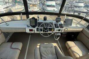 1984 Bayliner 3870 Motoryacht thumbnail 13
