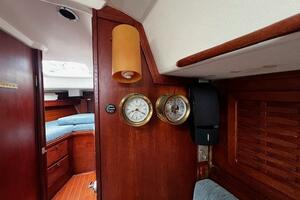 Salon starboard 
