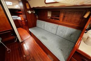 Salon starboard 