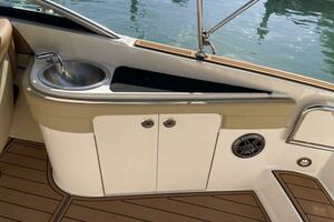 Cool Vibe 26ft Sea Ray Yacht For Sale