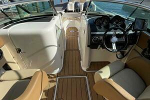 Cool Vibe 26ft Sea Ray Yacht For Sale