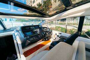 2014 Sunseeker Predator 60 thumbnail 17