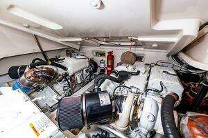 2015 Tiara Yachts 39 Coronet thumbnail 34