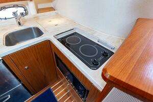 2015 Tiara Yachts 39 Coronet thumbnail 30