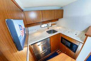 2015 Tiara Yachts 39 Coronet thumbnail 28