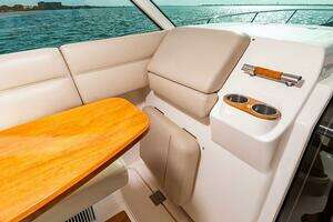 2015 Tiara Yachts 39 Coronet thumbnail 19